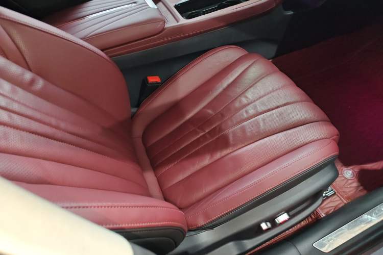 Used Hongqi H5 2023 2.0T Automatic Smart Connect Flagship Edition Right Front Seat