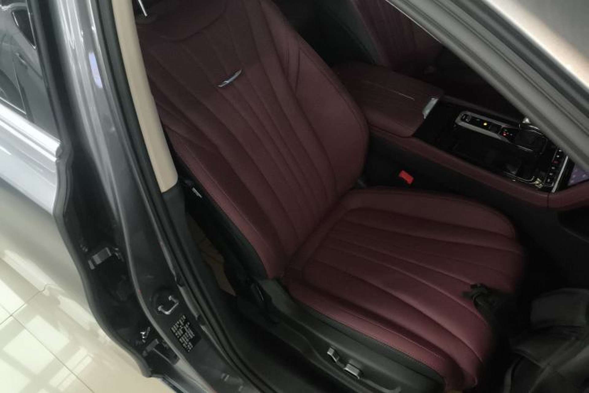 Used Hongqi H5 2023 2.0T Automatic Smart Connect Flagship Edition Right Front Seat