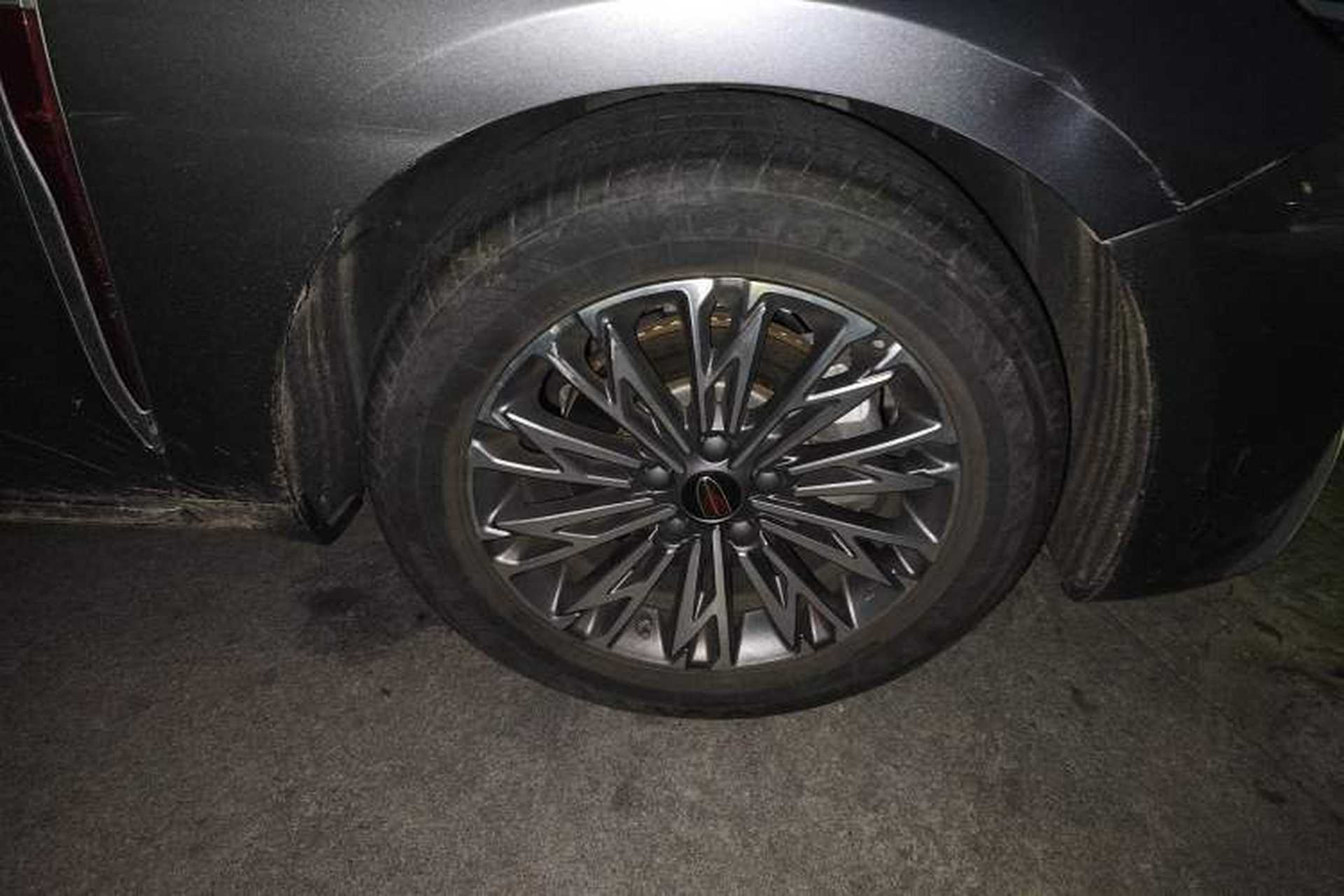 Used Hongqi H5 2023 1.5T DCT Smart Connect Flagship Edition Right Front Wheel Hub