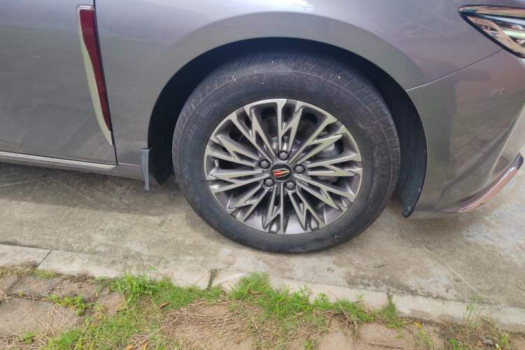 Used Hongqi H5 2023 1.5T DCT Smart Connect Flagship Edition Right Front Wheel Hub