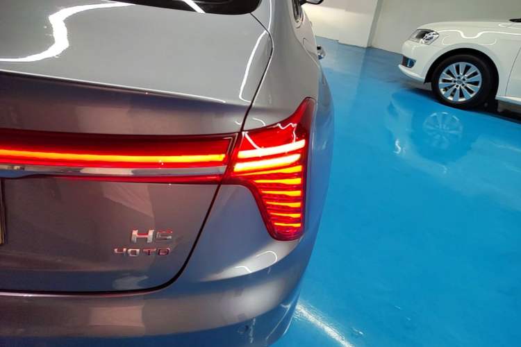 Used Hongqi H5 2023 2.0T Automatic Smart Connect Flagship Edition Right Rear Taillight