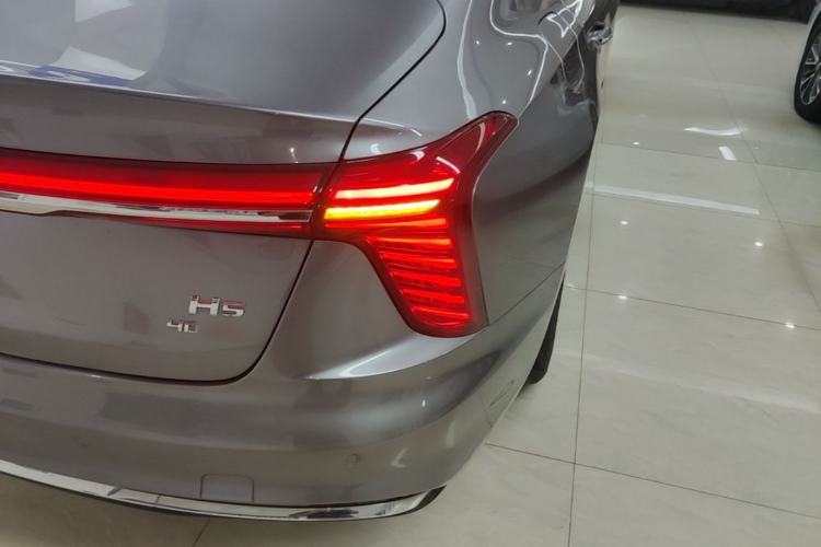 Used Hongqi H5 2023 2.0T Automatic Smart Connect Flagship Edition Right Rear Taillight