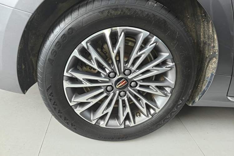 Used Hongqi H5 2023 1.5T DCT Smart Connect Flagship Edition Right Rear Wheel Hub