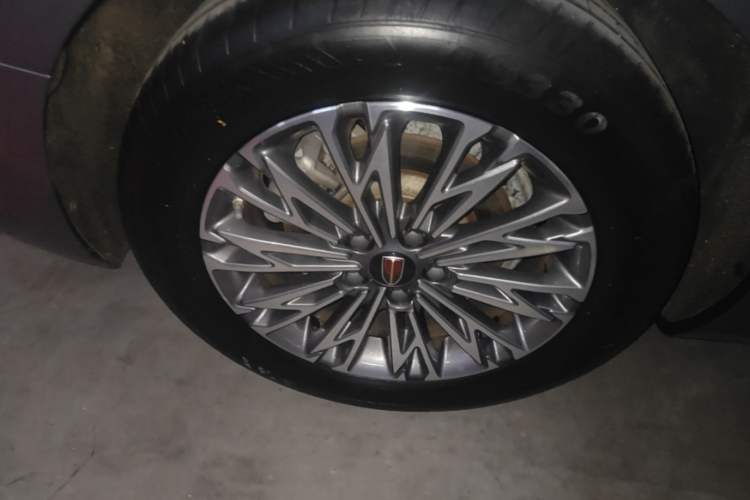 Used Hongqi H5 2023 1.5T DCT Smart Connect Flagship Edition Right Rear Wheel Hub
