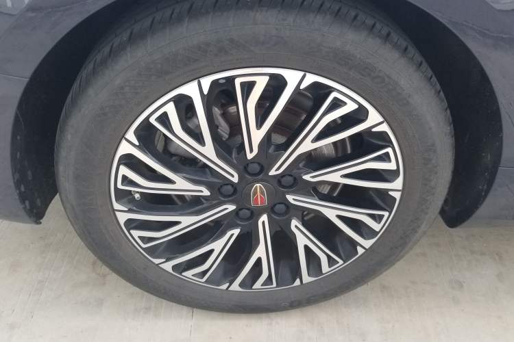 Used Hongqi H5 2023 2.0T Automatic Smart Connect Flagship Edition Right Rear Wheel Hub