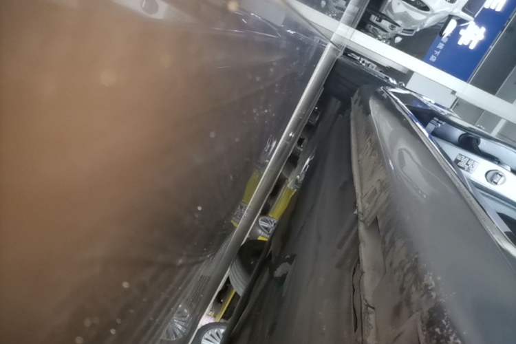 Used Hongqi H5 2023 2.0T Automatic Smart Connect Flagship Edition Right Side Sill
