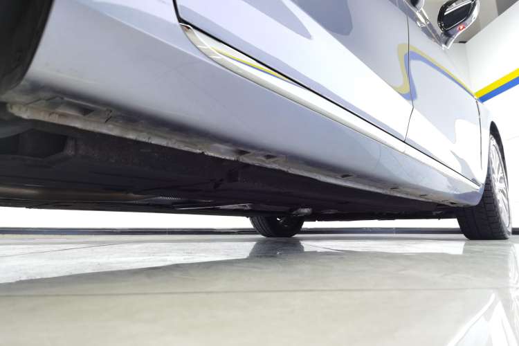 Used Hongqi H5 2023 2.0T Automatic Smart Connect Flagship Edition Right Side Sill