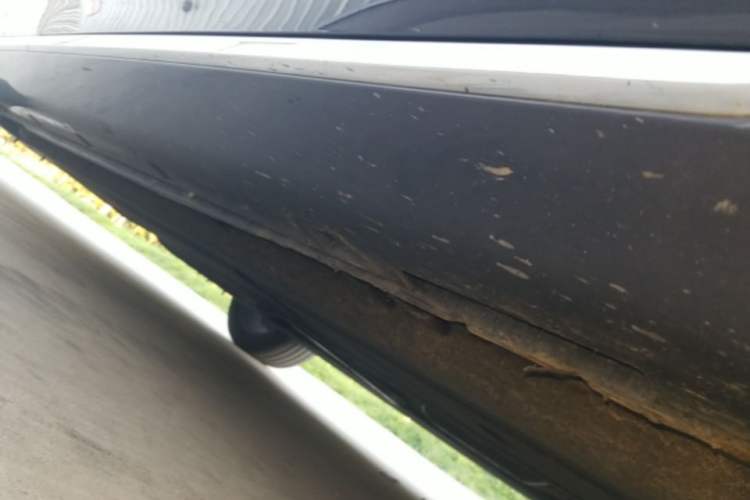 Used Hongqi H5 2023 2.0T Automatic Smart Connect Flagship Edition Right Side Sill