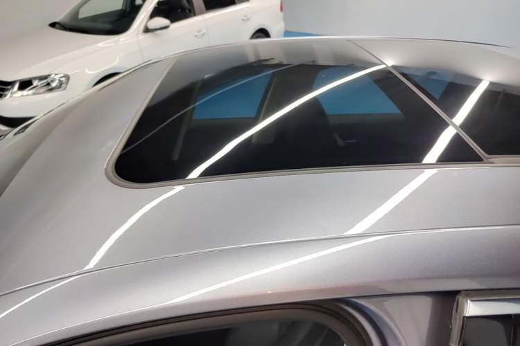 Used Hongqi H5 2023 2.0T Automatic Smart Connect Flagship Edition Roof