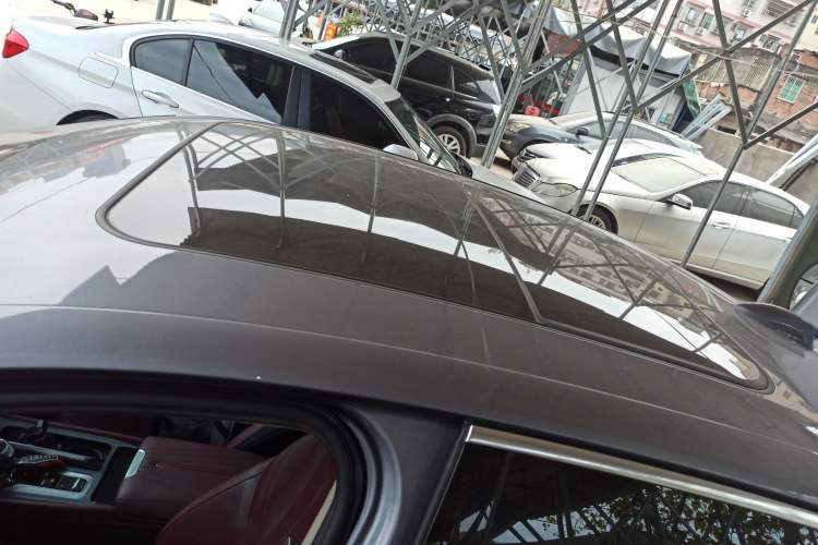 Used Hongqi H5 2023 2.0T Automatic Smart Connect Flagship Edition Roof
