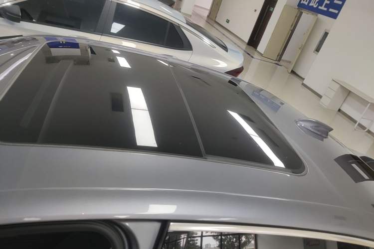Used Hongqi H5 2023 2.0T Automatic Smart Connect Flagship Edition Roof