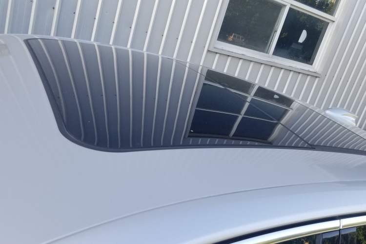 Used Hongqi H5 2023 2.0T Automatic Smart Connect Flagship Edition Roof