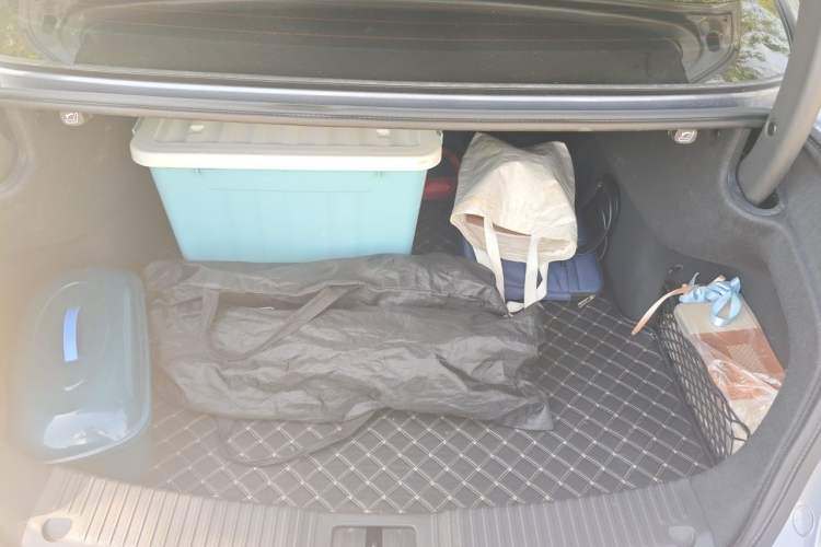 Used Hongqi H5 2023 2.0T Automatic Smart Connect Flagship Edition Trunk