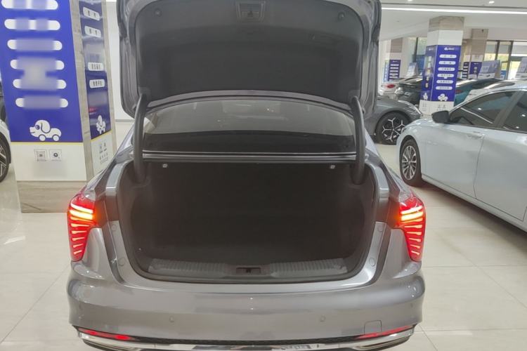 Used Hongqi H5 2023 2.0T Automatic Smart Connect Flagship Edition Trunk