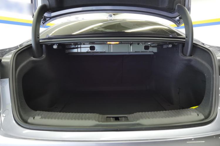 Used Hongqi H5 2023 2.0T Automatic Smart Connect Flagship Edition Trunk