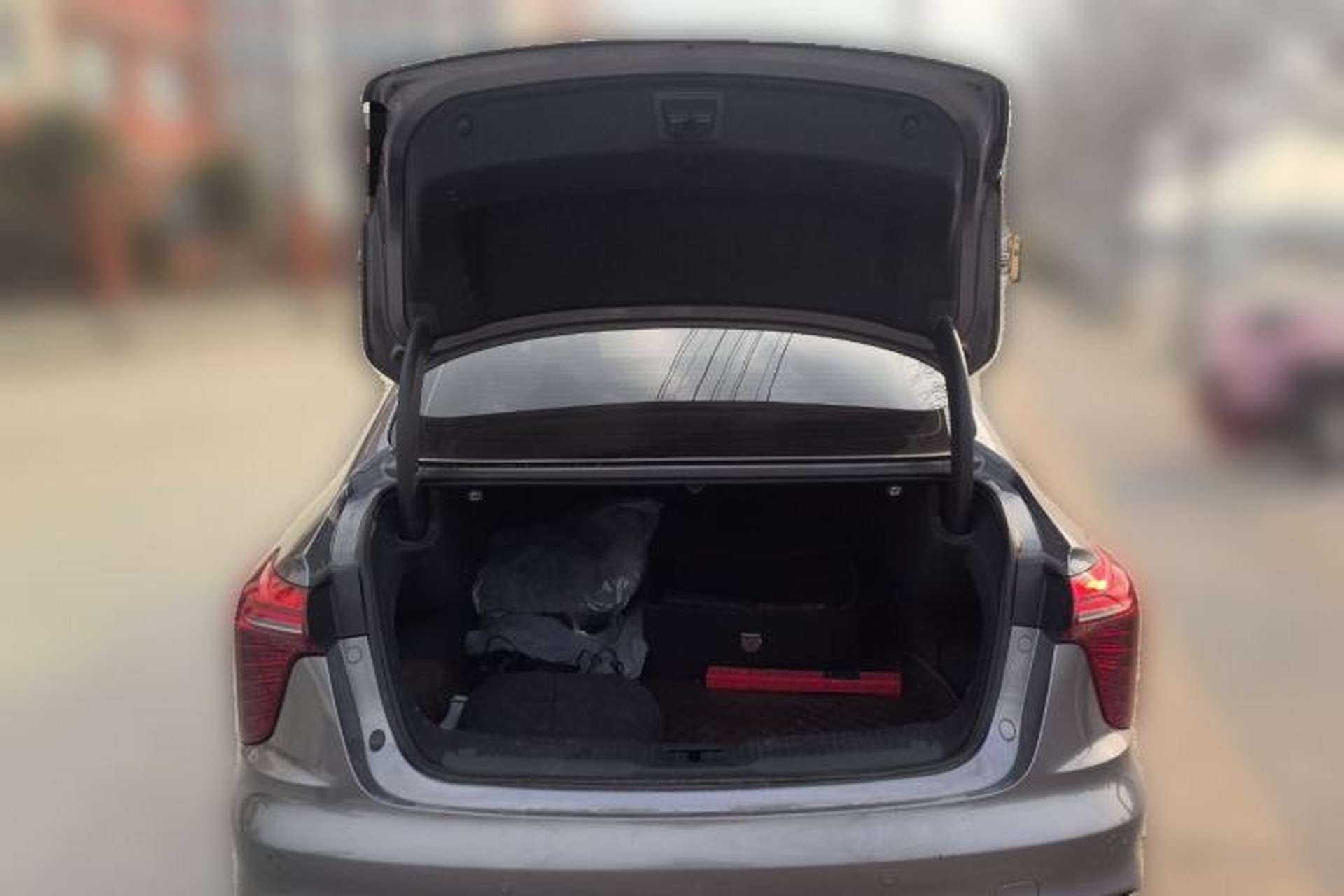 Used Hongqi H5 2023 2.0T Automatic Smart Connect Flagship Edition Trunk