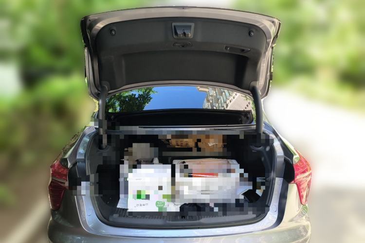 Used Hongqi H5 2023 2.0T Automatic Smart Connect Flagship Edition Trunk