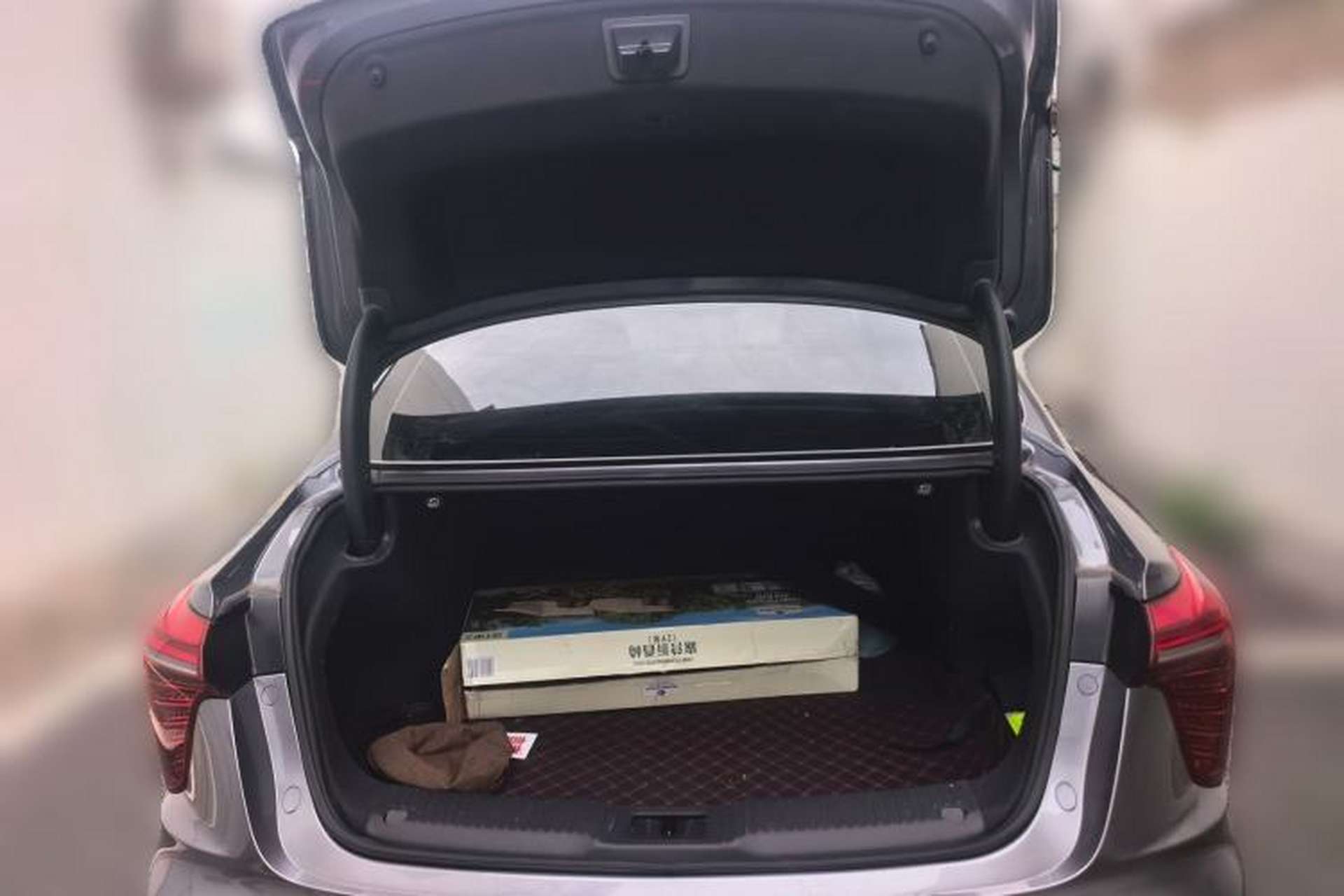 Used Hongqi H5 2023 2.0T Automatic Smart Connect Flagship Edition Trunk