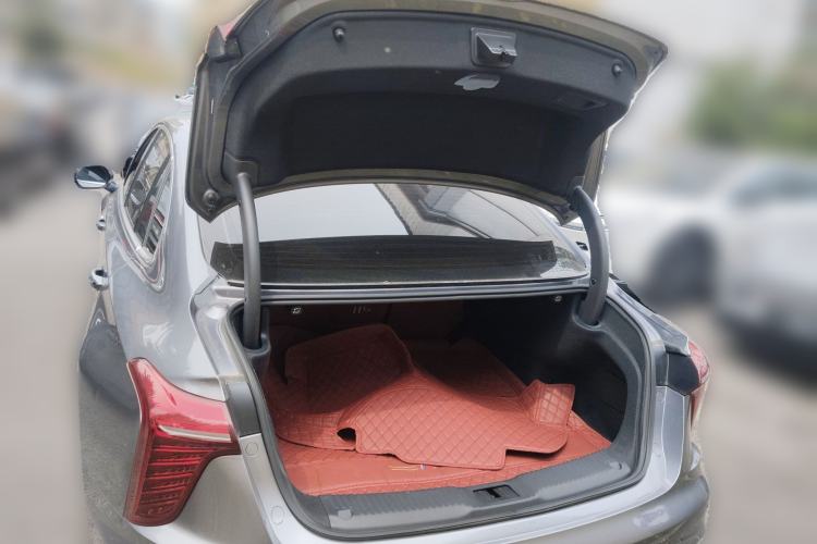 Used Hongqi H5 2023 1.5T DCT Smart Connect Flagship Edition Trunk