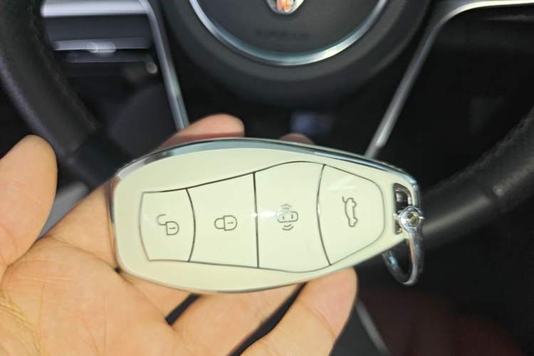 Used Hongqi H5 2023 1.5T DCT Smart Connect Flagship Edition Vehicle Key