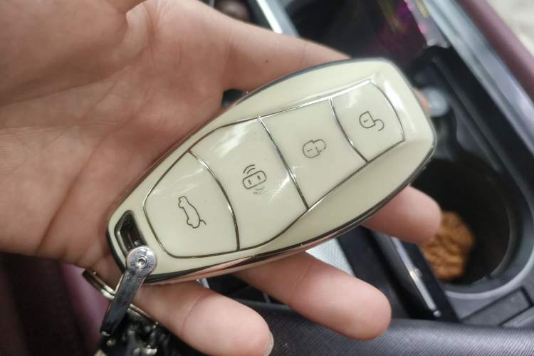 Used Hongqi H5 2023 1.5T DCT Smart Connect Flagship Edition Vehicle Key