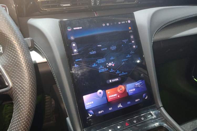 Used Hongqi H5 2023 2.0T Automatic Smart Connect Flagship Edition Audio And AC Panel