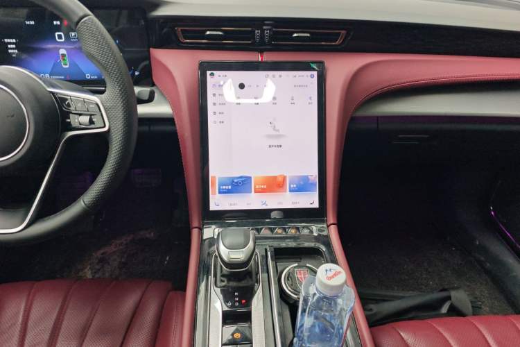 Used Hongqi H5 2023 2.0T Automatic Smart Connect Flagship Edition Audio And AC Panel