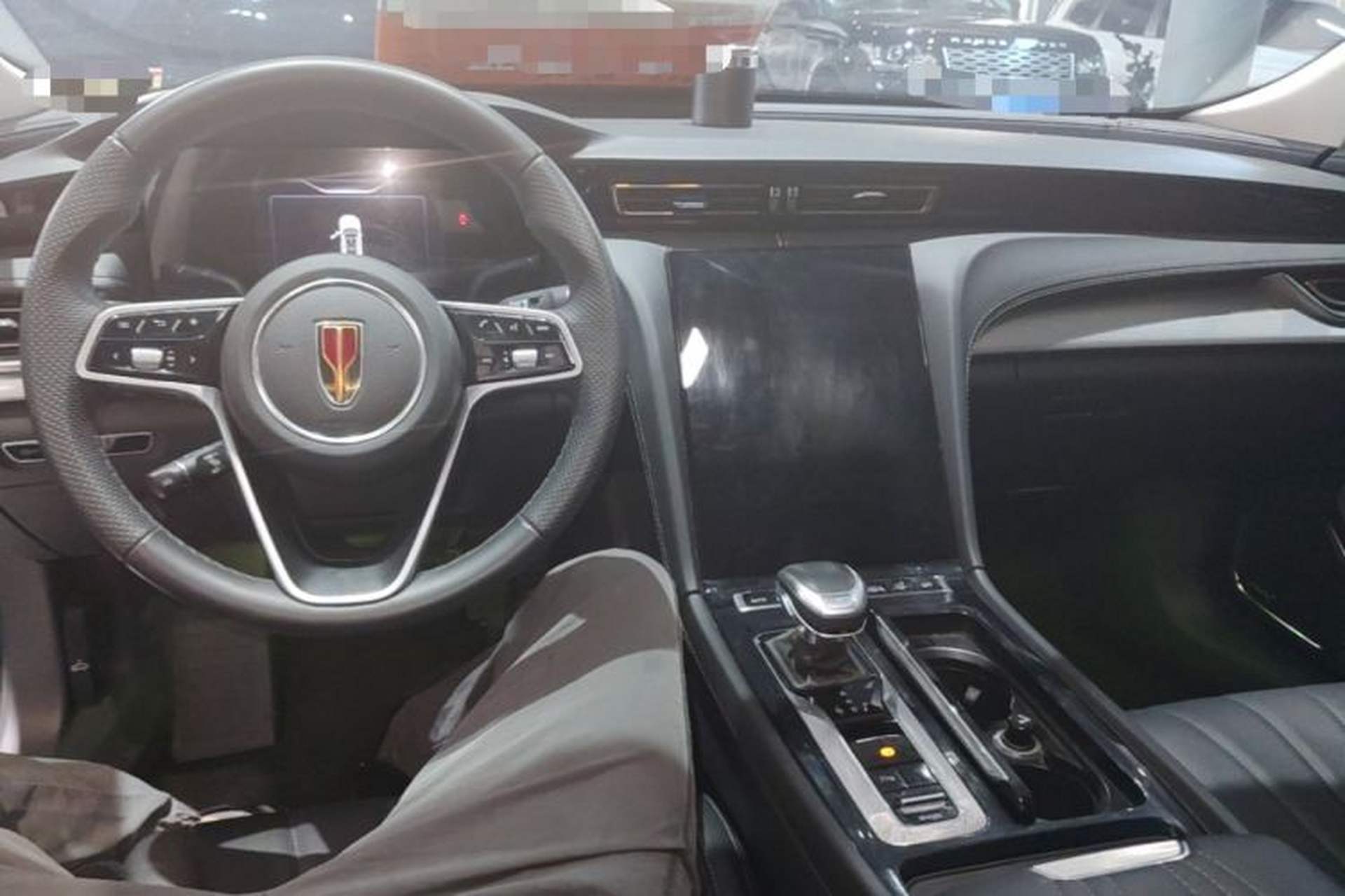 Used Hongqi H5 2023 2.0T Automatic Smart Connect Flagship Edition Center Console