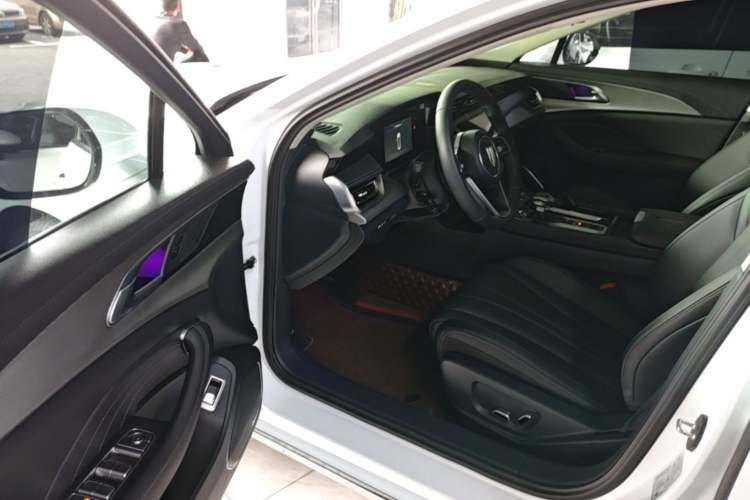 Used Hongqi H5 2023 1.5T DCT Smart Connect Flagship Edition Driver Seat