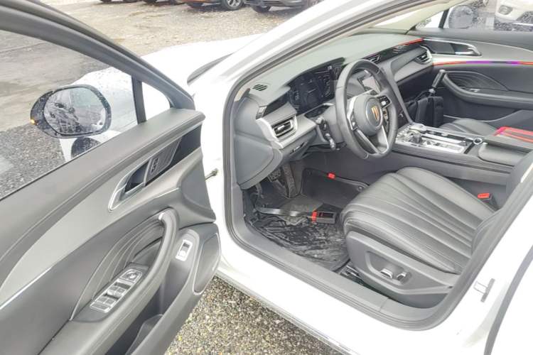 Used Hongqi H5 2023 1.5T DCT Smart Connect Flagship Edition Driver Seat