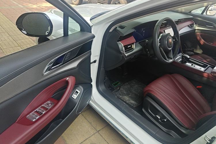 Used Hongqi H5 2023 2.0T Automatic Smart Connect Flagship Edition Driver Seat