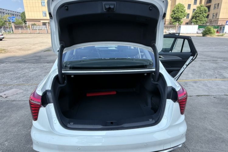 Used Hongqi H5 2023 1.5T HEV Smart Connect Flagship Edition Exterior 3