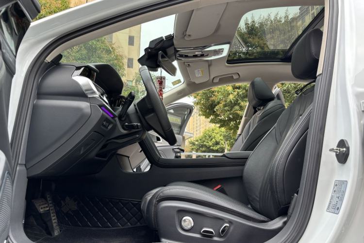 Used Hongqi H5 2023 2.0T Automatic Smart Connect Flagship Edition Interior 10