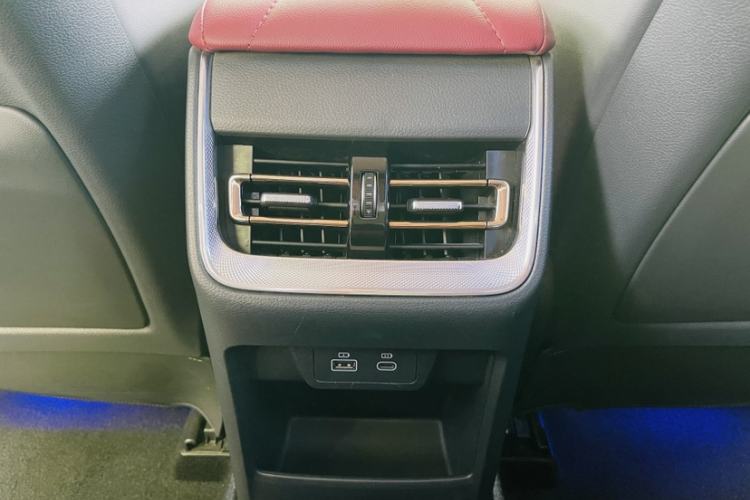 Used Hongqi H5 2023 2.0T Automatic Smart Connect Flagship Edition Interior 10