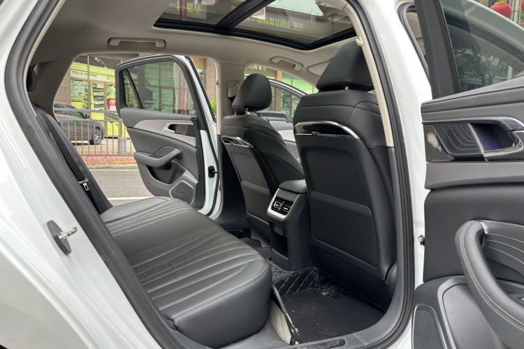Used Hongqi H5 2023 2.0T Automatic Smart Connect Flagship Edition Interior 2