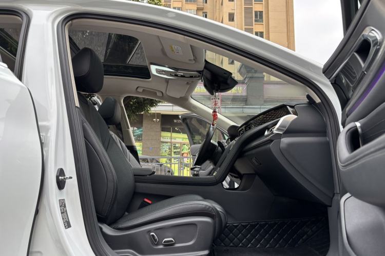 Used Hongqi H5 2023 2.0T Automatic Smart Connect Flagship Edition Interior 3