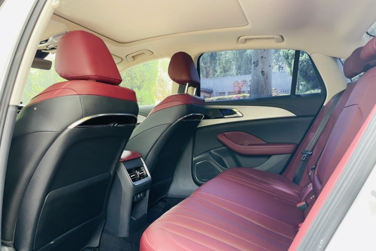 Used Hongqi H5 2023 2.0T Automatic Smart Connect Flagship Edition Interior 4