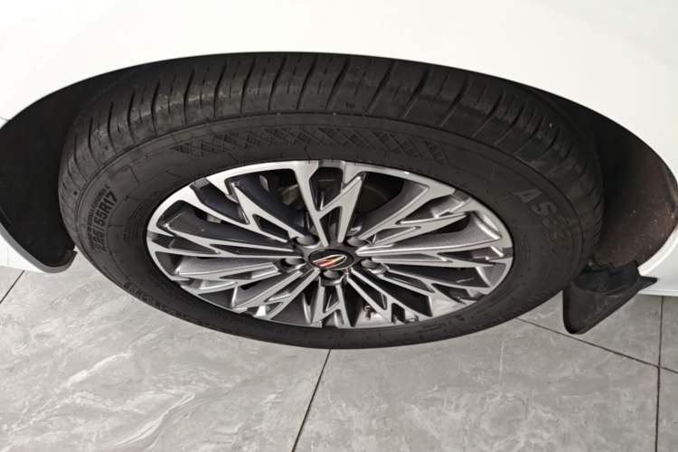Used Hongqi H5 2023 1.5T DCT Smart Connect Flagship Edition Left Front Wheel Hub