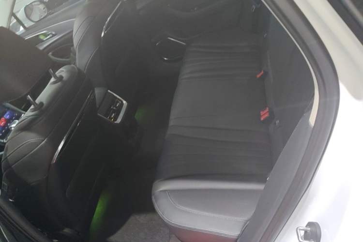Used Hongqi H5 2023 2.0T Automatic Smart Connect Flagship Edition Left Rear Seat