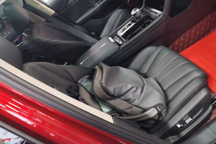 Used Hongqi H5 2023 1.5T HEV Smart Connect Flagship Edition Right Front Seat