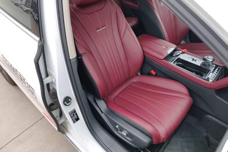 Used Hongqi H5 2023 1.5T DCT Smart Connect Flagship Edition Right Front Seat