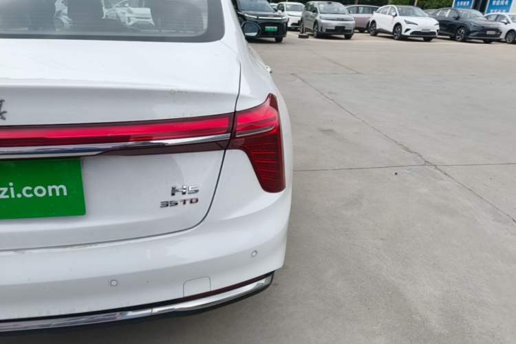 Used Hongqi H5 2023 1.5T DCT Smart Connect Flagship Edition Right Rear Taillight