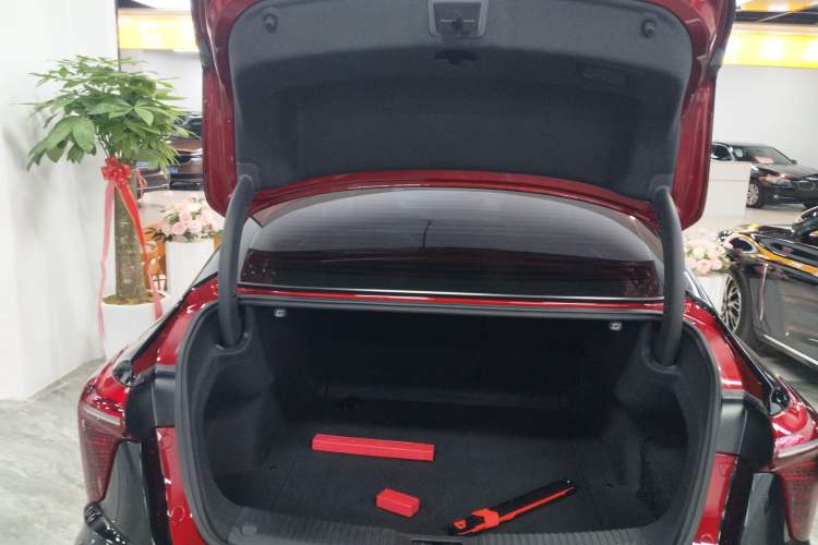 Used Hongqi H5 2023 1.5T HEV Smart Connect Flagship Edition Trunk