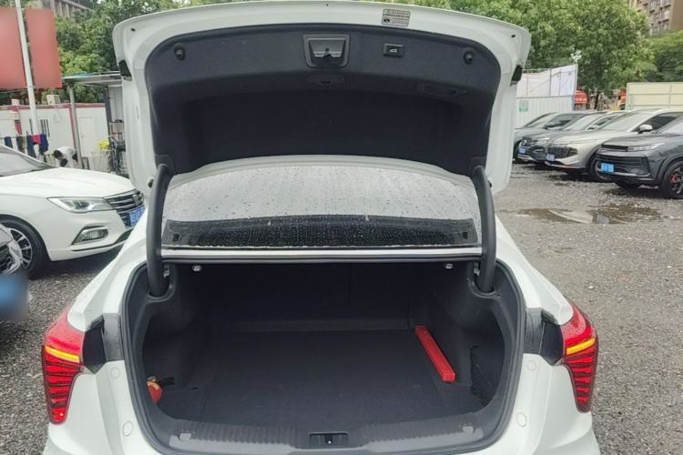 Used Hongqi H5 2023 1.5T DCT Smart Connect Flagship Edition Trunk