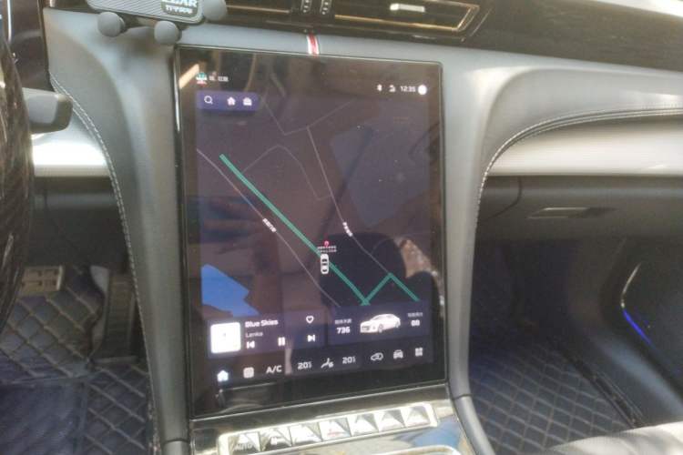 Used Hongqi H5 2024 1.5T DCT Smart Connect Flagship Edition Audio And AC Panel
