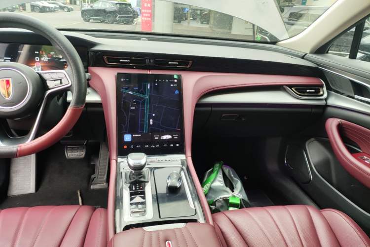 Used Hongqi H5 2024 2.0T Automatic Smart Connect Flagship Edition Audio And AC Panel