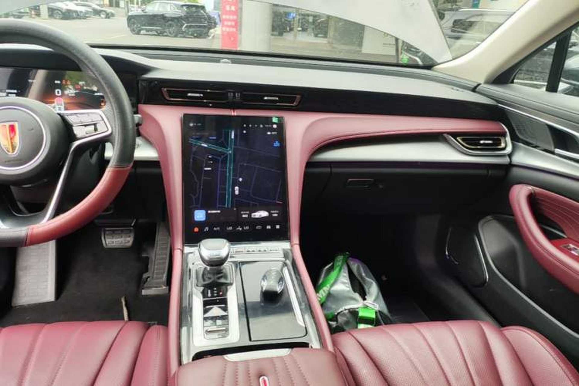 Used Hongqi H5 2024 2.0T Automatic Smart Connect Flagship Edition Audio And AC Panel