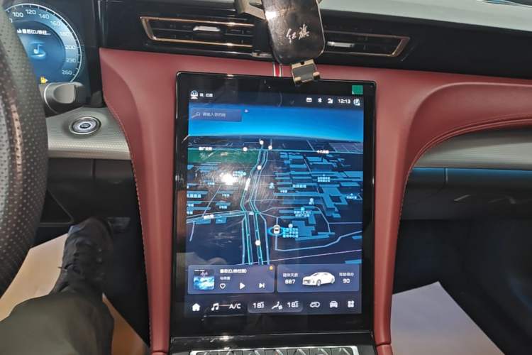 Used Hongqi H5 2024 2.0T Automatic Smart Connect Flagship Edition Audio And AC Panel