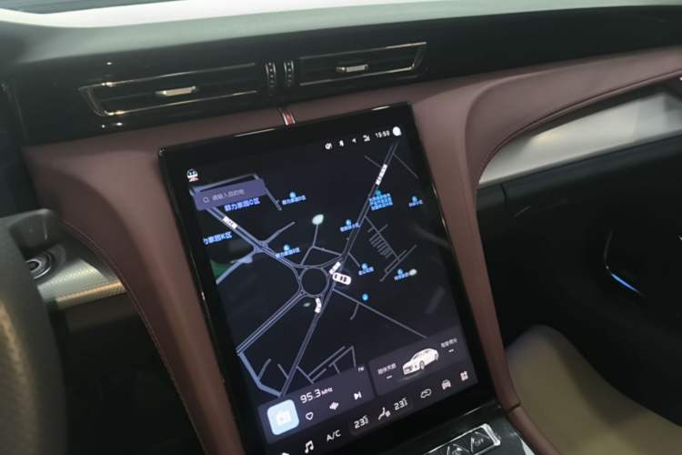 Used Hongqi H5 2024 2.0T Automatic Smart Connect Flagship Edition Audio And AC Panel
