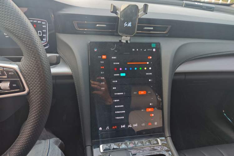 Used Hongqi H5 2024 1.5T DCT Smart Connect Flagship Edition Audio And AC Panel